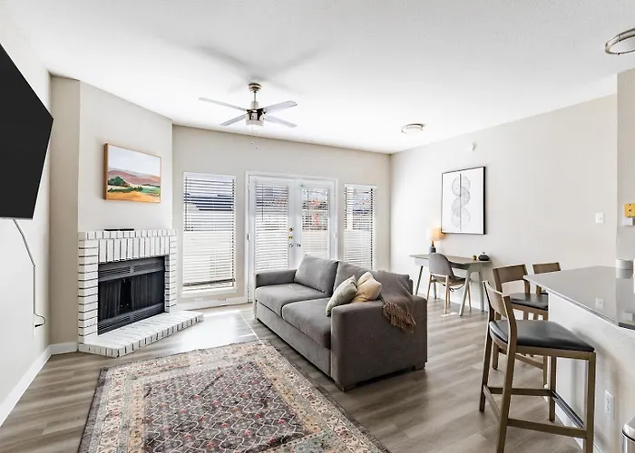 Landing Beautiful 2bd Gym Pool * Fort Worth