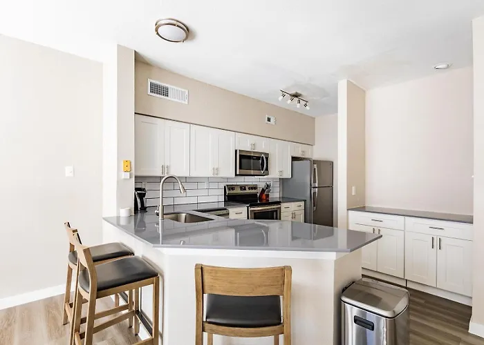 Landing Beautiful 2bd Gym Pool * Fort Worth