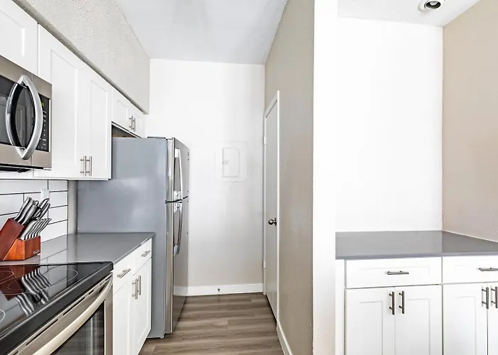 Apartment Landing Beautiful 2bd Gym Pool