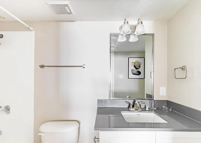 Landing Beautiful 2bd Gym Pool *