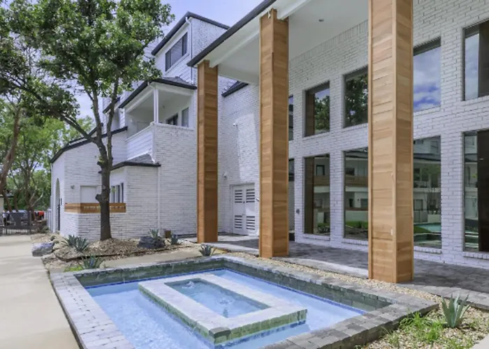 Apartment Landing Beautiful 2bd Gym Pool