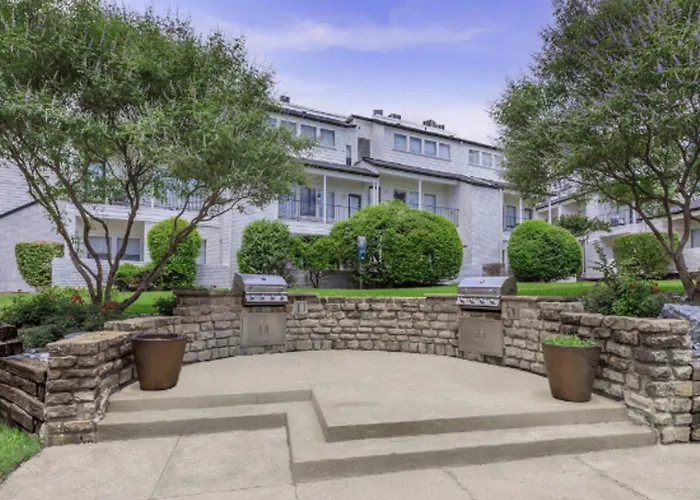 Landing Beautiful 2bd Gym Pool *