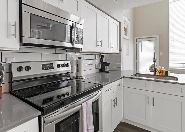Apartment Landing Beautiful 2bd Gym Pool *