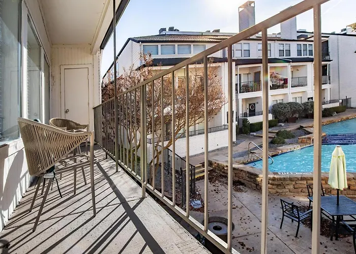 Landing Beautiful 2bd Gym Pool * Fort Worth