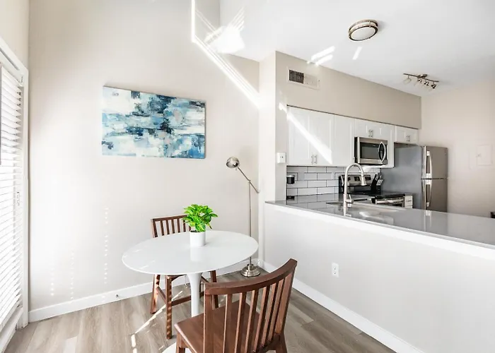 Apartment Landing Beautiful 2bd Gym Pool